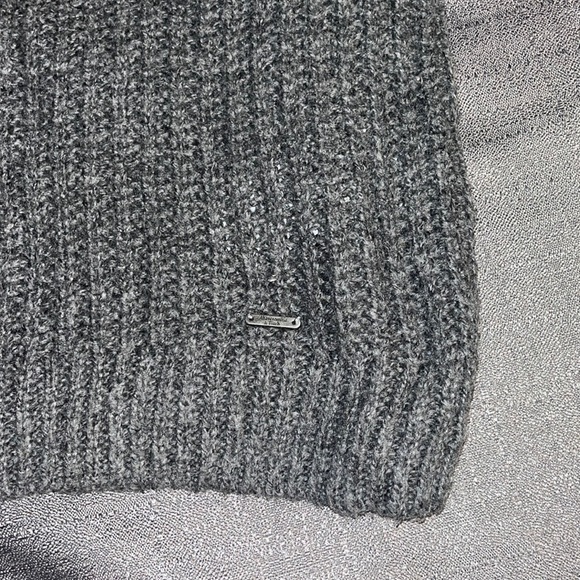 Abercrombie & Fitch Long Sleeve Sweater - size s - Picture 3 of 5
